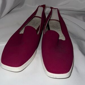 NWOB Franco Sarto Size 8M Maroon Slip On Leather Sole Outer Textile Comfort H3